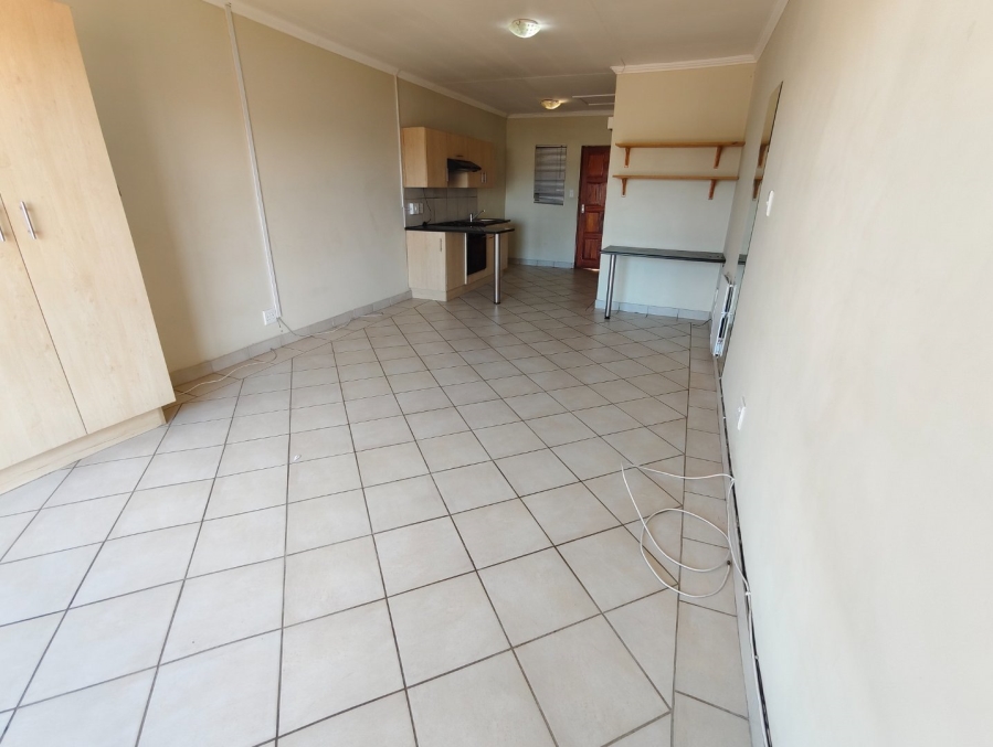To Let 1 Bedroom Property for Rent in Vredenhof Sh Free State
